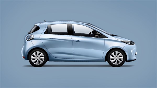 Zoé - creator of “voitures à vivre” (cars for living)