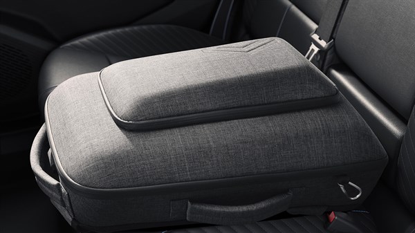 mobile rear armrest - accessories - Renault Arkana full hybrid E-Tech