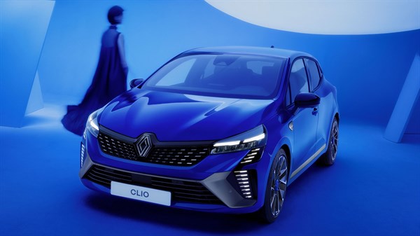 Renault Clio E-Tech full hybrid - jauns radiatora režģis
