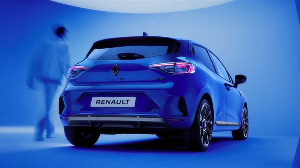 Renault Clio E-Tech full hybrid - fullLED aizmugurējie lukturi