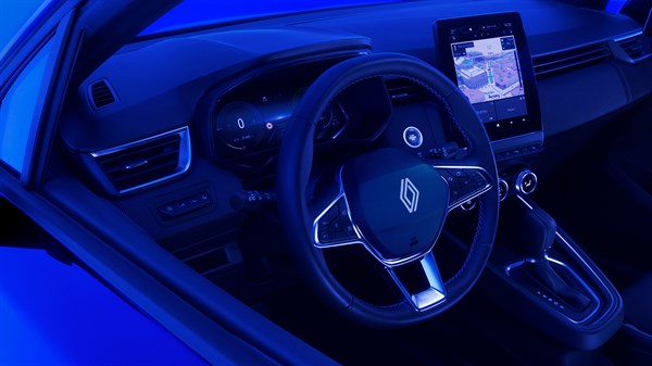 Renault Clio full hybrid E-Tech - цифровой кластер приборовr, системой мультимедиа