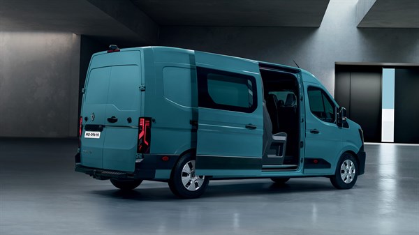 side opening - crew cab - Renault Master