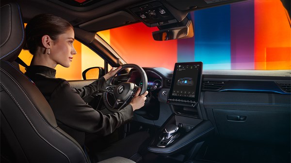 Regenerative braking - Renault Captur full hybrid E-Tech