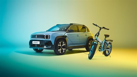 power to object - Renault 4 E-Tech electric