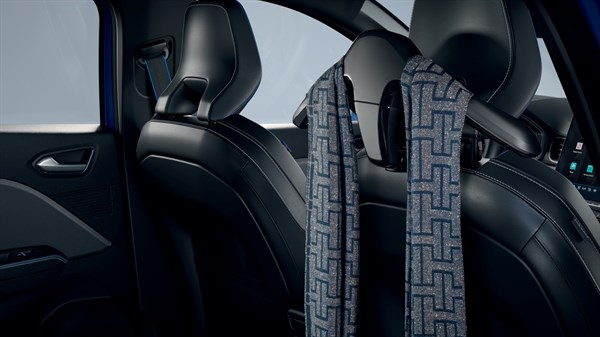 hanger and multifunction bracket on headrest - Renault Captur full hybrid E-Tech