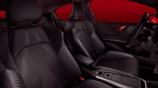contoured seats - Renault Clio