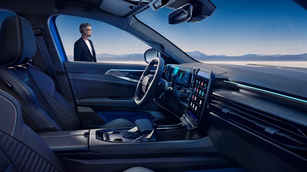 Renault Rafale E-Tech hybrid - carpet