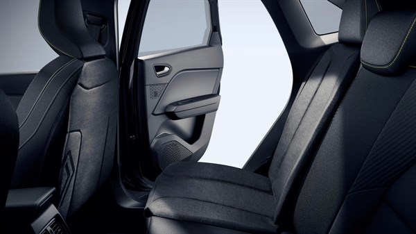 Renault Symbioz full hybrid E-Tech - Renault sports pedal and illuminated door sills