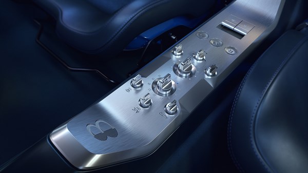 Renault 8 Gordini Concept - brushed aluminum central console